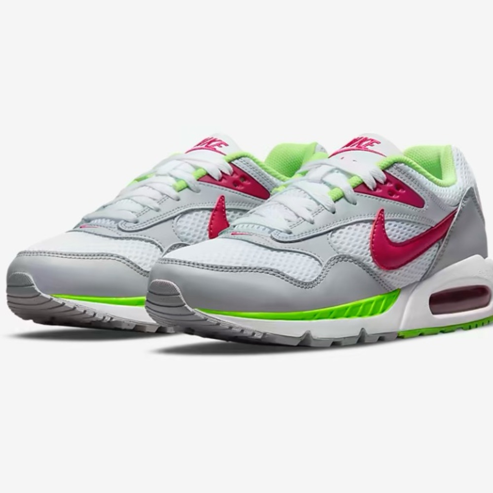 Women’s Nike air max correlate
